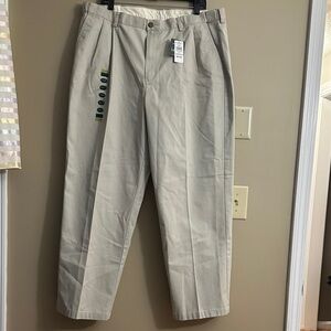 Men's Classic Tan Khakis